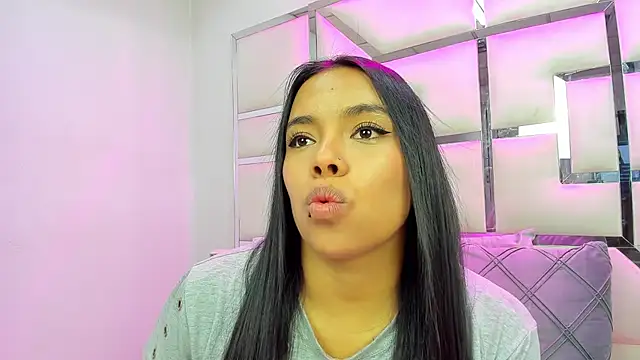 Snapshot of ZoeWan69 chatting on March 11, 2026, 1:50 pm ZoeWan69 online show from March 11, 2026, 1:50 pm