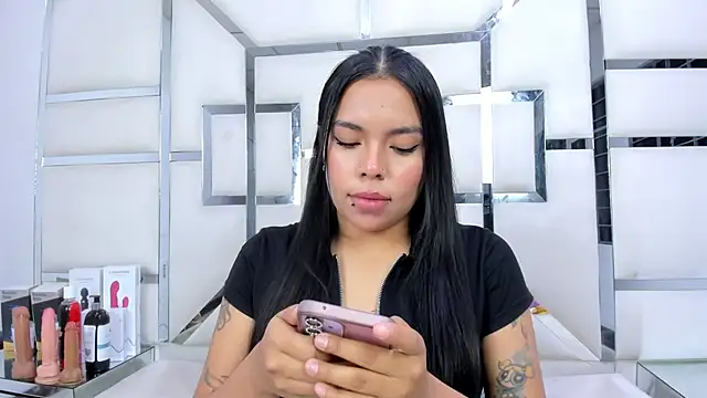 Snapshot of ZoeWan69 chatting on March 12, 2026, 1:39 pm ZoeWan69 online show from March 12, 2026, 1:39 pm