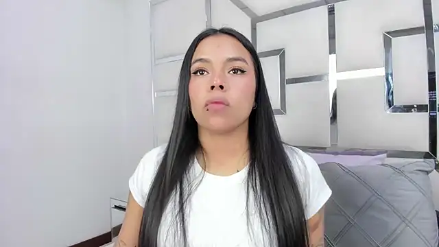 Snapshot of ZoeWan69 chatting on March 26, 2026, 12:11 pm ZoeWan69 online show from March 26, 2026, 12:11 pm