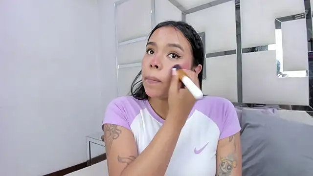 Snapshot of ZoeWan69 chatting on March 30, 2026, 3:18 am ZoeWan69 online show from March 30, 2026, 3:18 am