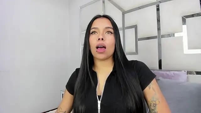 Snapshot of ZoeWan69 chatting on March 31, 2026, 2:06 pm ZoeWan69 online show from March 31, 2026, 2:06 pm