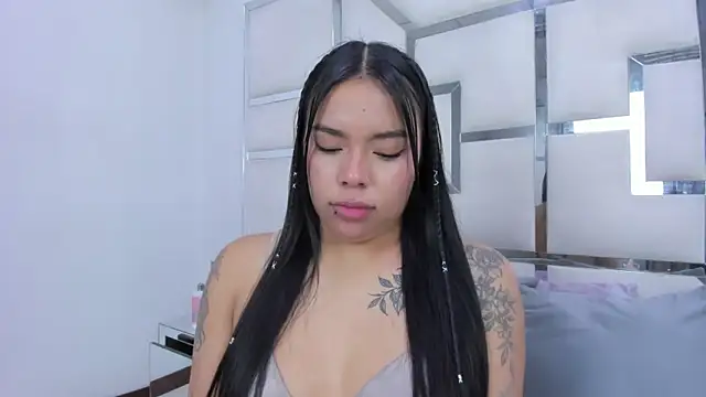 Snapshot of ZoeWan69 chatting on April 13, 2026, 3:23 am ZoeWan69 online show from April 13, 2026, 3:23 am