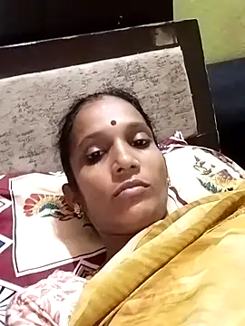 Snapshot of T-Hots chatting on October 2, 2025, 3:52 pm T-Hots online show from October 2, 2025, 3:52 pm