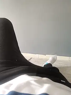 legolasleo online show from October 9, 2025, 7:17 am