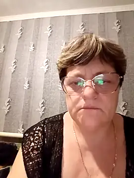 Snapshot of ElzaJewel chatting on April 21, 2026, 6:20 am ElzaJewel online show from April 21, 2026, 6:20 am