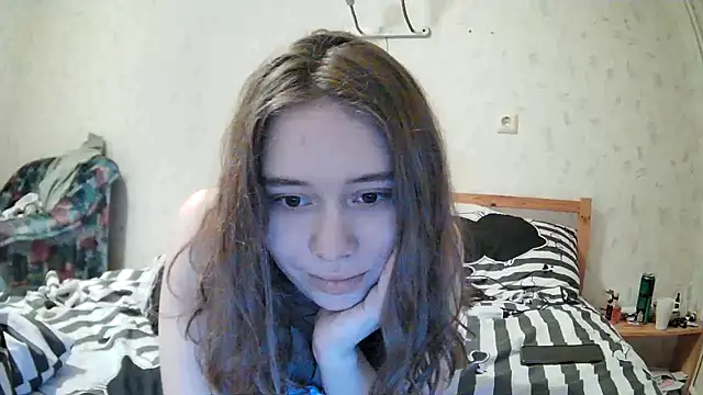 girliemilk online show from March 11, 2025, 2:18 pm