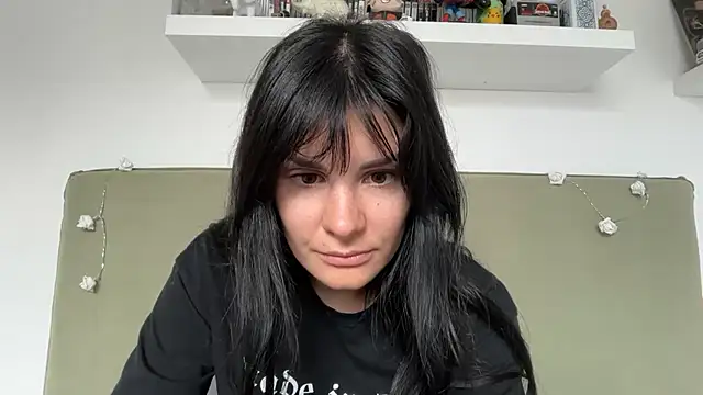 Snapshot of Petitecookie chatting on May 17, 2026, 5:42 pm Petitecookie online show from May 17, 2026, 5:42 pm
