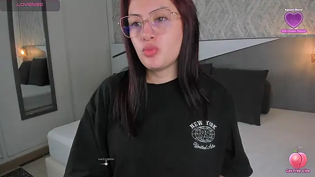 Snapshot of Miile_Evans chatting on March 14, 2025, 4:51 pm Miile Evans online show from March 14, 2025, 4:51 pm