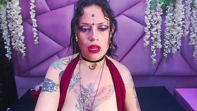 Fenix Lilith online show from April 14, 2026, 9:10 pm