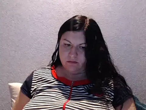 KiraSwee online show from October 10, 2025, 6:07 pm