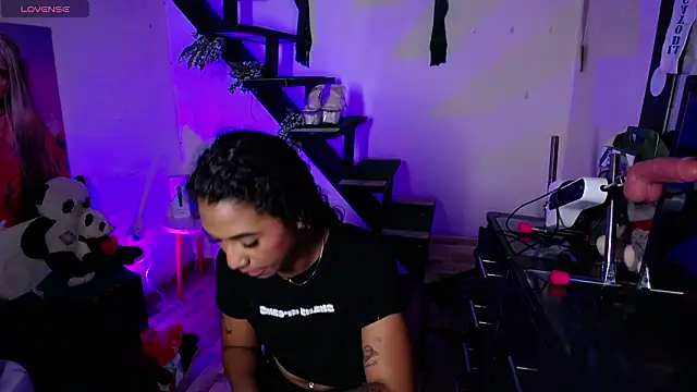 Alissemasiel online show from March 17, 2026, 12:04 am