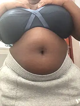 Snapshot of servingBigTitis chatting on February 20, 2025, 4:25 pm servingBigTitis online show from February 20, 2025, 4:25 pm