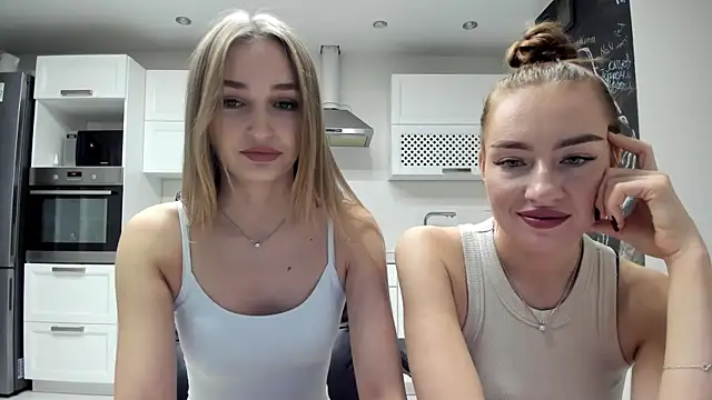 lisenok online show from October 15, 2025, 8:53 pm