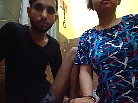 Queen Couple online show from February 28, 2025, 4:53 pm