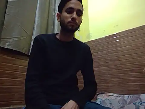 Queen Couple online show from March 8, 2025, 4:50 pm