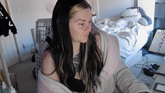 Snapshot of AureliaXOX chatting on March 8, 2025, 9:39 am AureliaXOX online show from March 8, 2025, 9:39 am