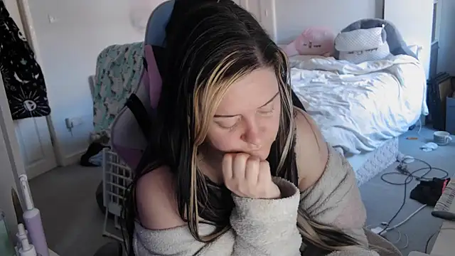 Snapshot of AureliaXOX chatting on March 9, 2025, 10:08 am AureliaXOX online show from March 9, 2025, 10:08 am