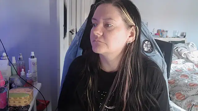 Snapshot of AureliaXOX chatting on October 2, 2025, 9:38 am AureliaXOX online show from October 2, 2025, 9:38 am