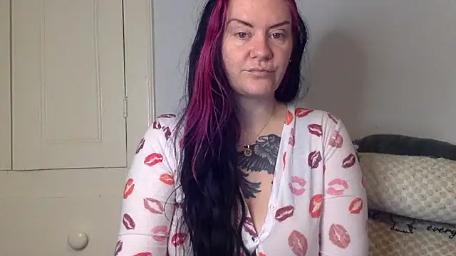 AureliaXOX online show from February 13, 2026, 10:33 am