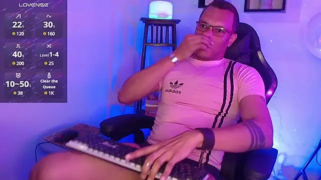 XhaseFoX online show from February 6, 2025, 3:37 am