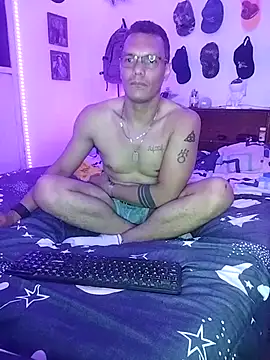 XhaseFoX online show from March 4, 2025, 5:42 am