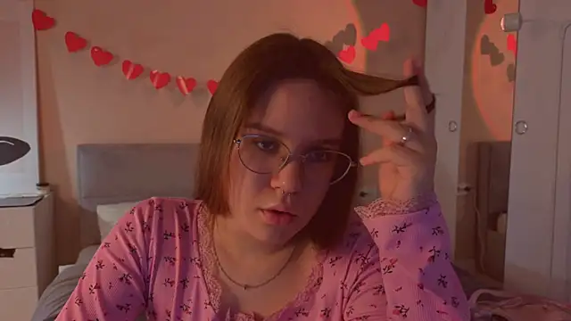 Mia Luw online show from March 1, 2026, 4:36 am