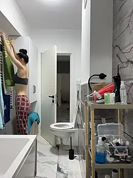 Snapshot of Celine_Roxelle chatting on April 8, 2026, 12:38 pm Celine Roxelle online show from April 8, 2026, 12:38 pm