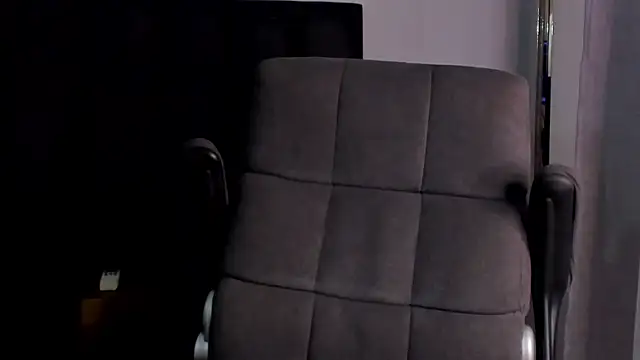 ISAAC CRYSTON online show from March 4, 2025, 7:54 pm