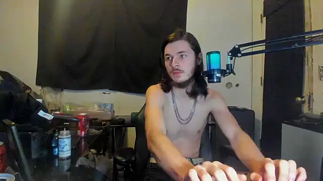 nuttyking2022 online show from February 5, 2025, 1:44 pm