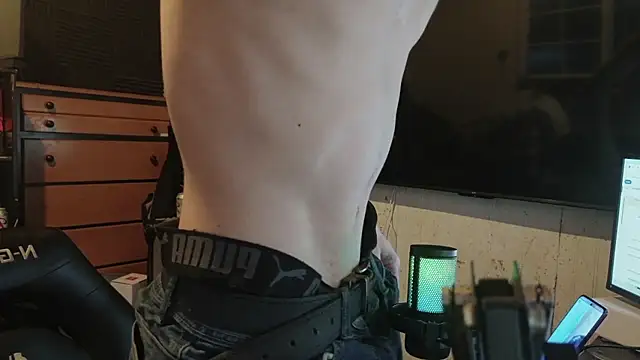 nuttyking2022 online show from February 8, 2026, 1:20 am