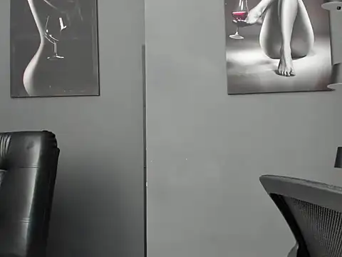 karlyjons12 online show from April 11, 2026, 4:33 pm