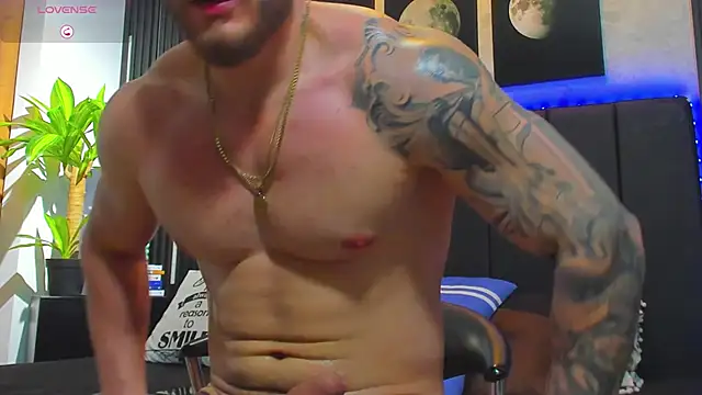 Snapshot of David_blake_ chatting on February 21, 2025, 6:29 am David blake online show from February 21, 2025, 6:29 am