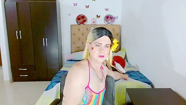 Snapshot of Dolldirtyxxx chatting on June 27, 2026, 5:34 am Dolldirtyxxx online show from June 27, 2026, 5:34 am