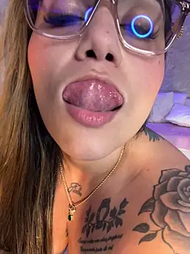 Madissonlove 1 online show from May 16, 2026, 2:19 am