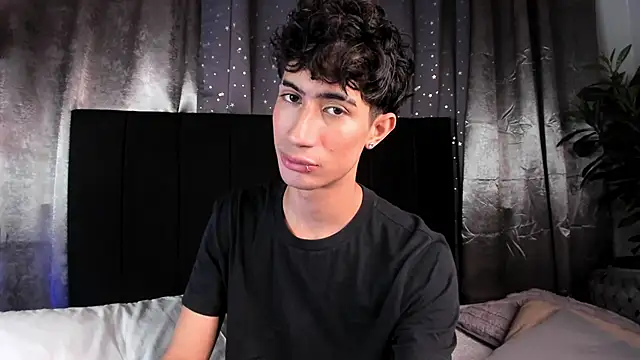 NovaaWheler online show from November 13, 2025, 8:19 pm