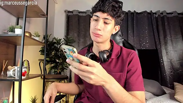 NovaaWheler online show from March 25, 2026, 11:49 am