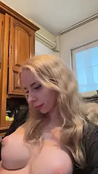 Snapshot of ChristiHanson chatting on March 4, 2026, 3:51 pm ChristiHanson online show from March 4, 2026, 3:51 pm