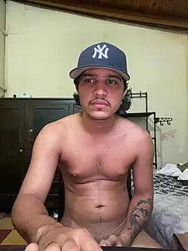 daniel6916 online show from March 12, 2025, 11:01 pm