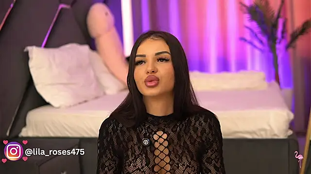 Snapshot of LilaRoses chatting on June 17, 2026, 4:37 am LilaRoses online show from June 17, 2026, 4:37 am