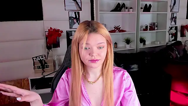 Snapshot of AdeleCartier chatting on February 26, 2025, 5:42 am AdeleCartier online show from February 26, 2025, 5:42 am