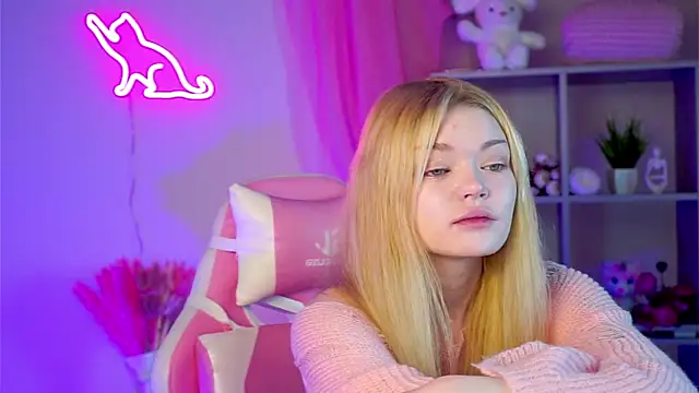 Snapshot of AdeleCartier chatting on March 22, 2025, 2:37 am AdeleCartier online show from March 22, 2025, 2:37 am