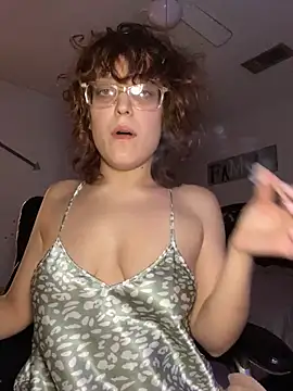 Snapshot of grassXass420 chatting on May 13, 2026, 4:54 am grassXass420 online show from May 13, 2026, 4:54 am