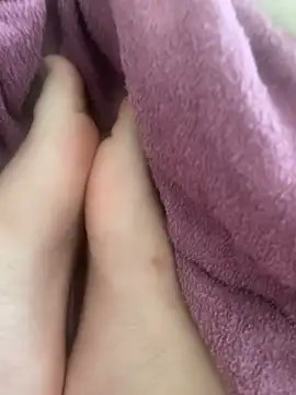 feetsss1 online show from February 4, 2025, 10:43 am