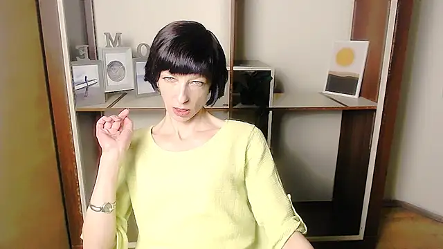  AngeliaFlow  online show from September 13, 2025, 6:24 am