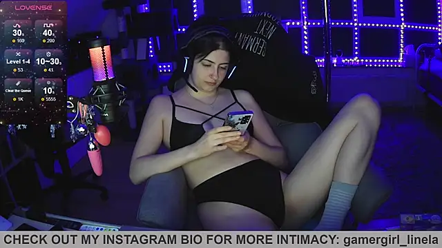 Snapshot of Gamergirl-Linela chatting on July 21, 2026, 12:02 am Gamergirl-Linela online show from July 21, 2026, 12:02 am