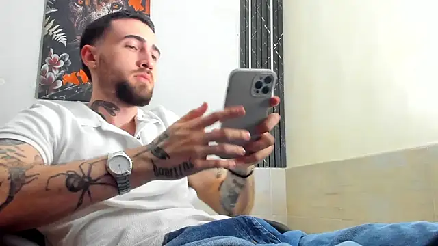 Luke davis01 online show from March 21, 2025, 4:51 pm