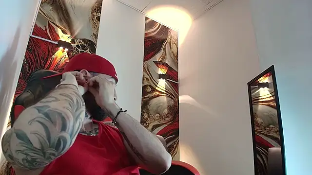 Luke davis01 online show from February 13, 2026, 1:07 pm