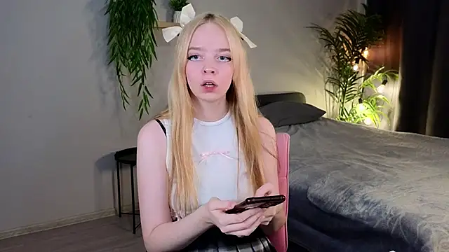 Snapshot of Bellla_Murrr chatting on March 4, 2025, 9:32 pm Bellla Murrr online show from March 4, 2025, 9:32 pm