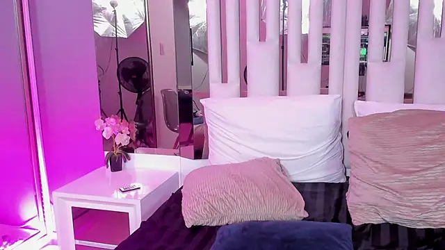 Cloee Rainbow1 online show from March 13, 2025, 11:41 am