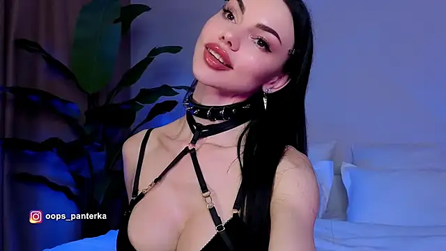 AmyLeeplay online show from April 7, 2026, 2:23 am